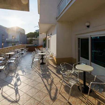 住宿加早餐酒店 Belvedere 3*