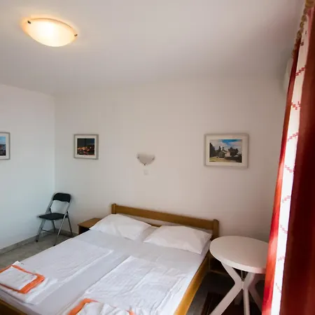 Oda ve Kahvaltı Belvedere 3*