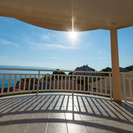 Bed & Breakfast Belvedere 3*