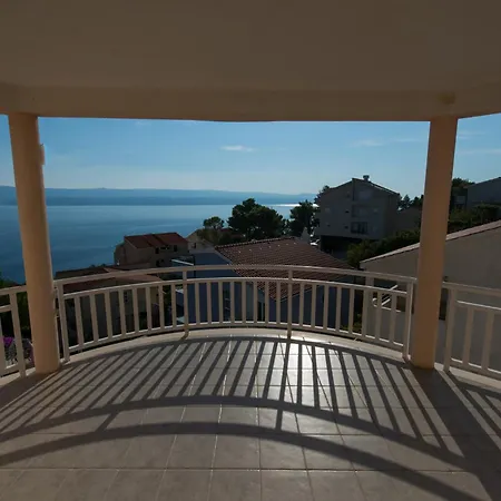 Oda ve Kahvaltı Belvedere 3*