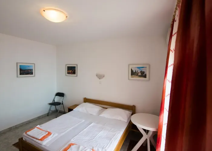 krevet i doručak Belvedere 3*
