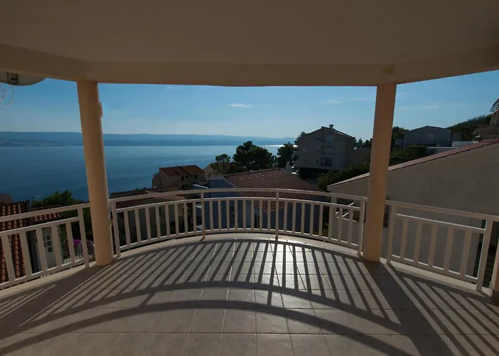 krevet i doručak Belvedere 3*